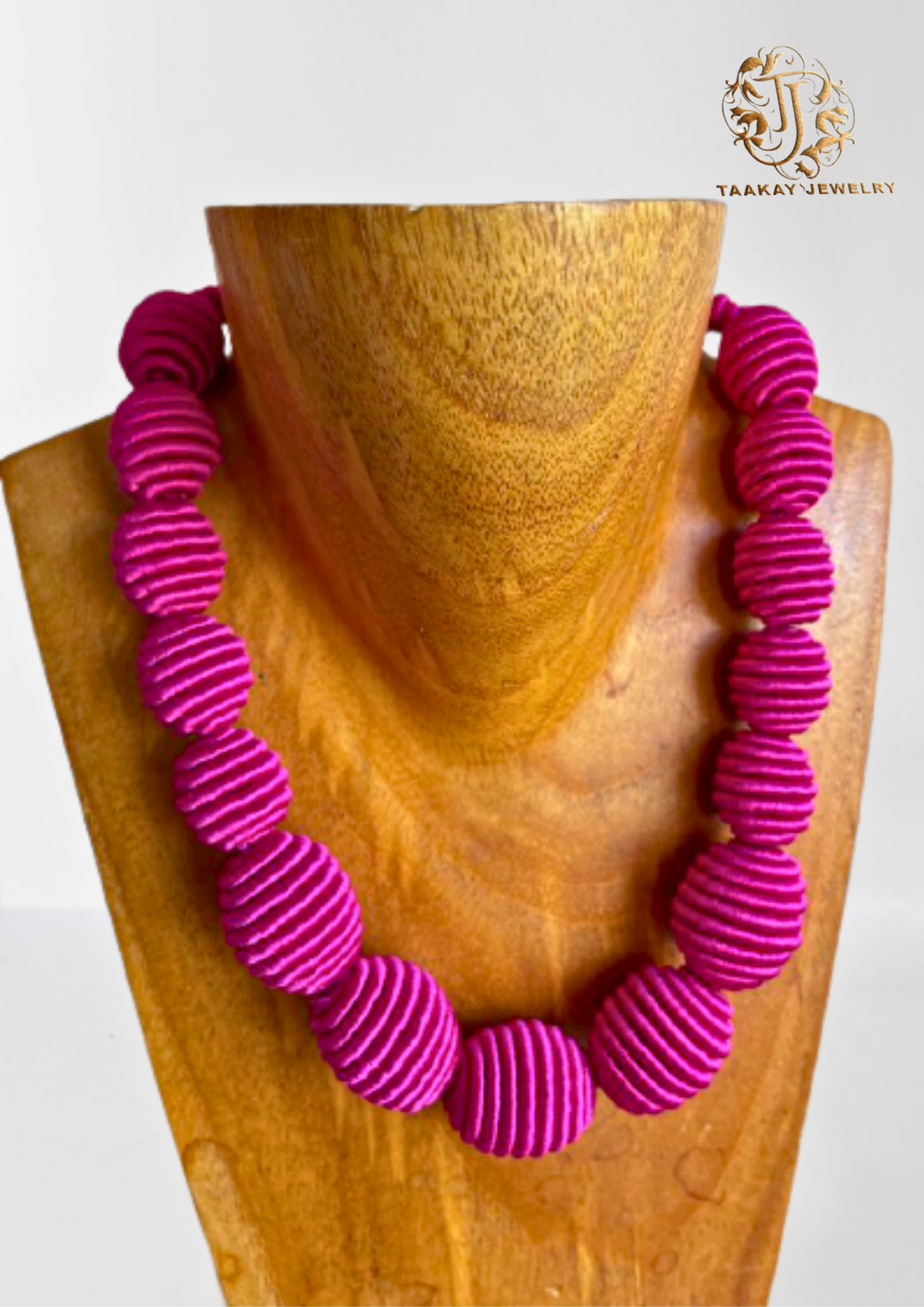 Collier ras de cou fils de soie "Lueur de Soie" Fuchsia