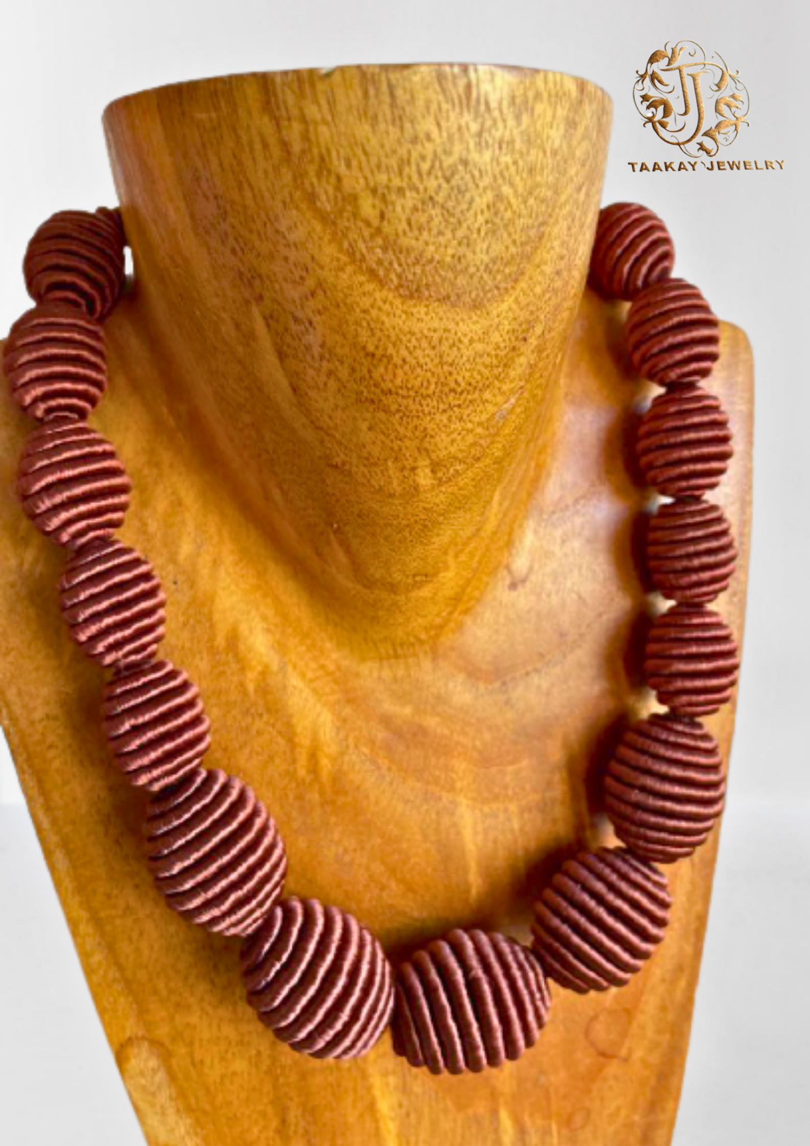 Collier ras de cou fils de soie" Lueur de Soie" marron